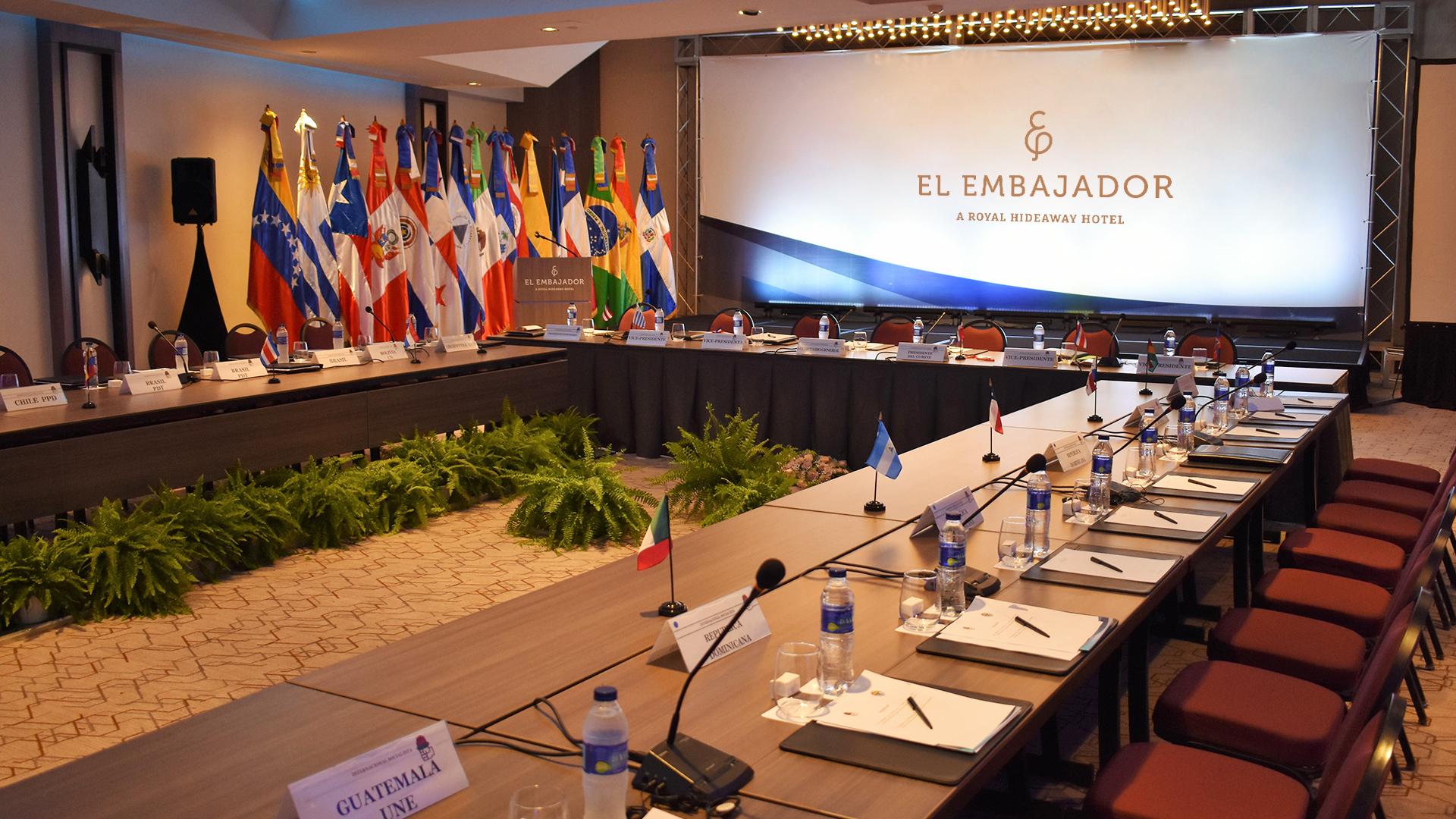 El Embajador, A Royal Hideaway Hotel Santo Domingo Bagian luar foto Meeting of the Ibero-American Conference of Ministers of Foreign Affairs in Panama City, 2015