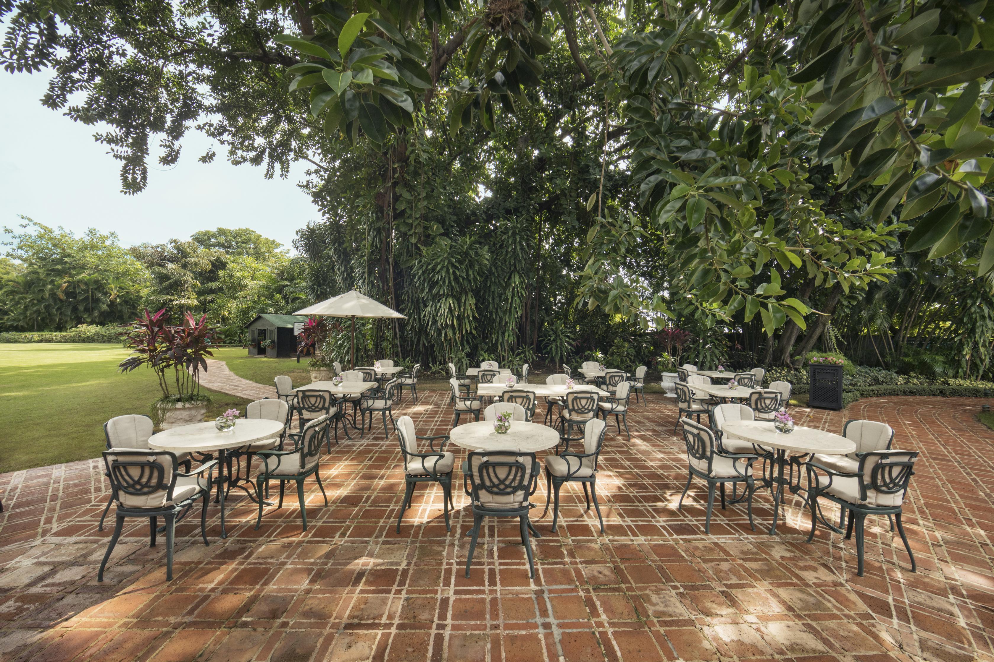 El Embajador, A Royal Hideaway Hotel Santo Domingo Bagian luar foto The Garden Terrace