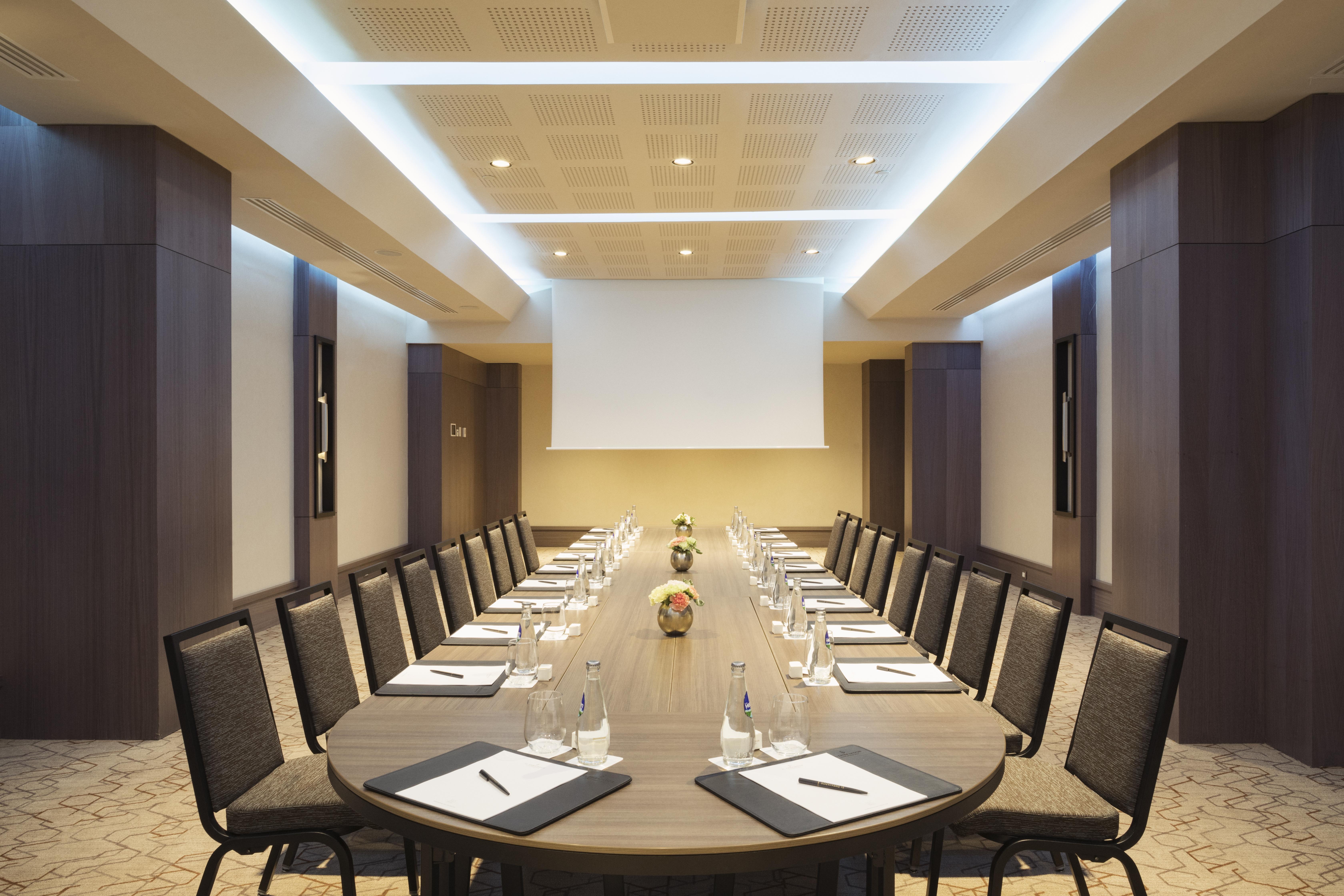 El Embajador, A Royal Hideaway Hotel Santo Domingo Bagian luar foto Meeting room