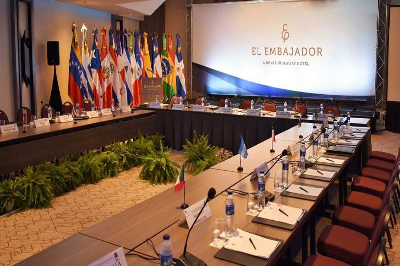 El Embajador, A Royal Hideaway Hotel Santo Domingo Bagian luar foto The 2011 Summit of the Community of Portuguese Speaking Countries