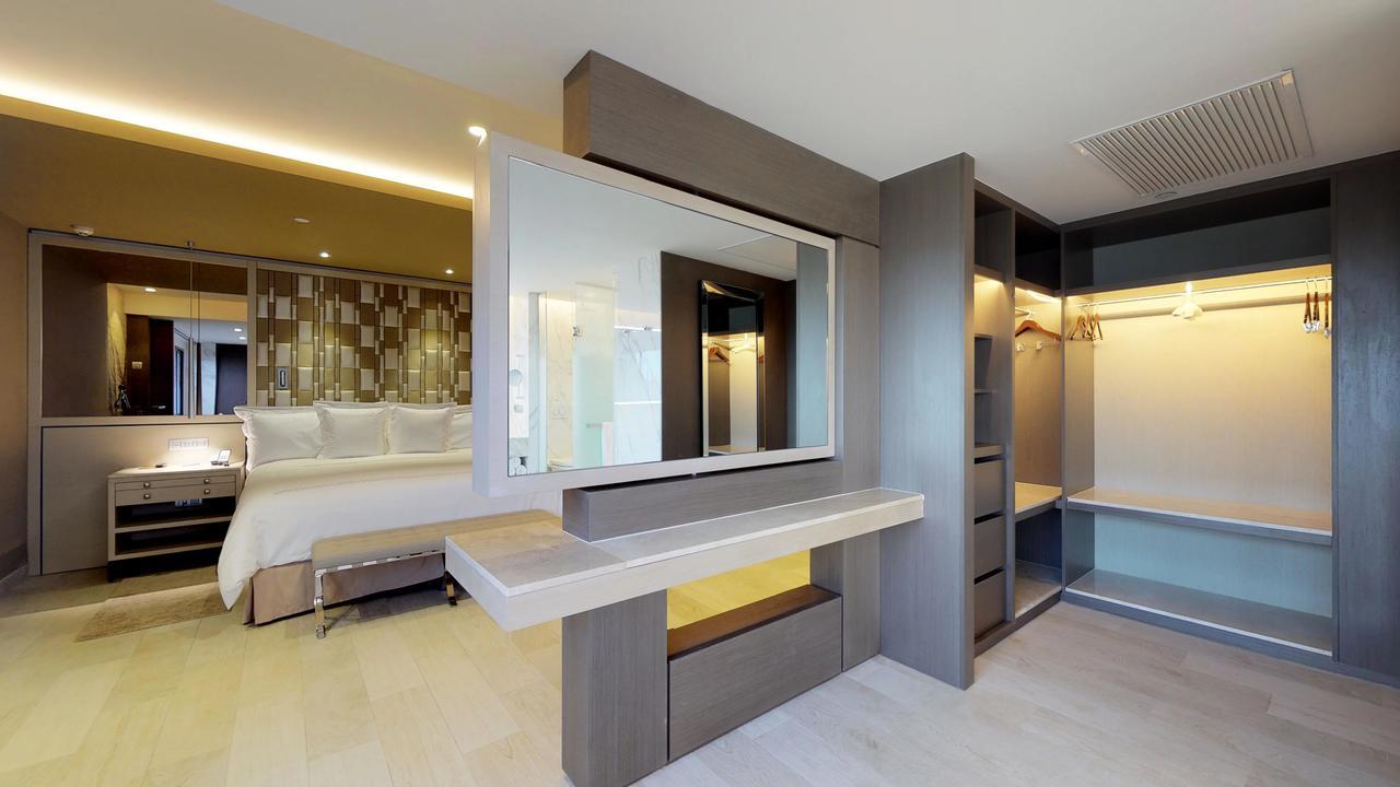 El Embajador, A Royal Hideaway Hotel Santo Domingo Bagian luar foto A suite at the hotel